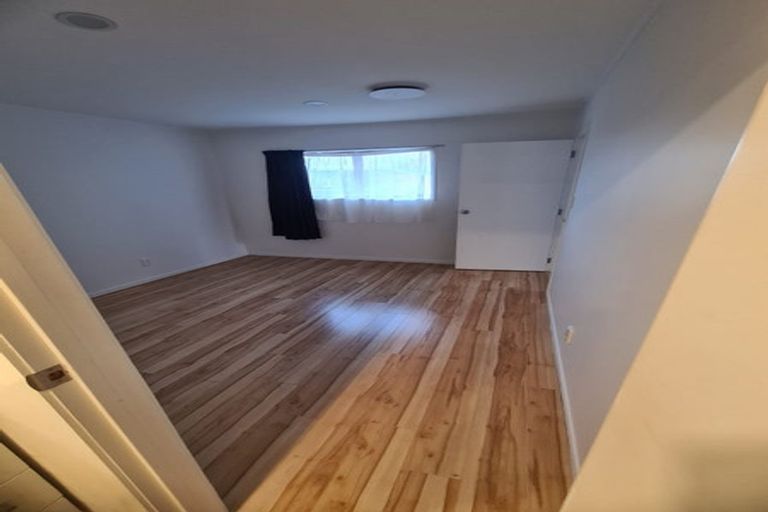 Photo of property in 18 Keegan Drive, Massey, Auckland, 0614