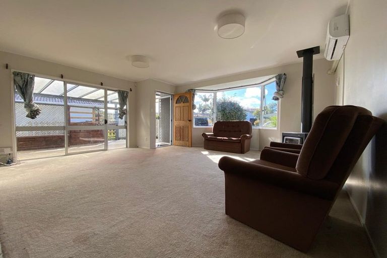 Photo of property in 99 Archmillen Avenue, Pakuranga Heights, Auckland, 2010