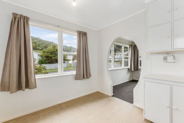 Photo of property in 171 Sievers Grove, Cannons Creek, Porirua, 5024