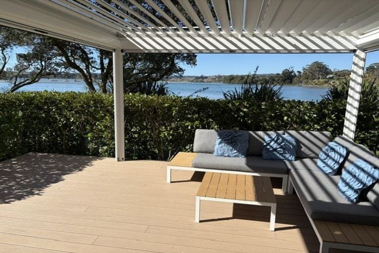 Photo of property in 43a Pohutukawa Avenue, Red Beach, 0932