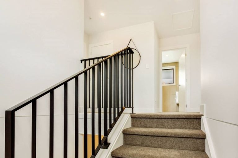 Photo of property in 6 Treloar Crescent, Hobsonville, Auckland, 0616