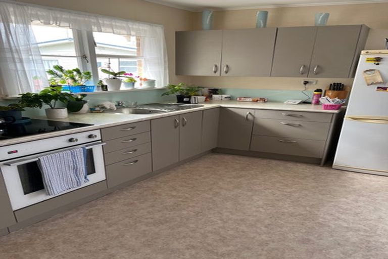 Photo of property in 22 Ellen Street, Manurewa East, Auckland, 2102