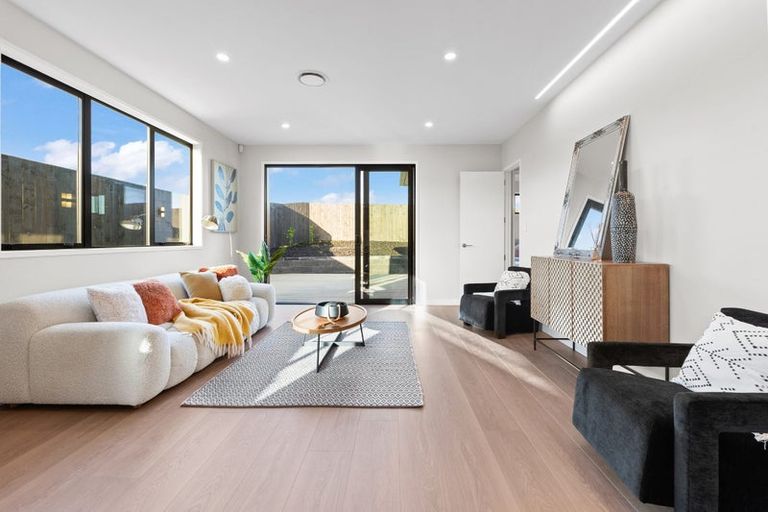 Photo of property in 98 Huanui Drive, Wainui, 0992