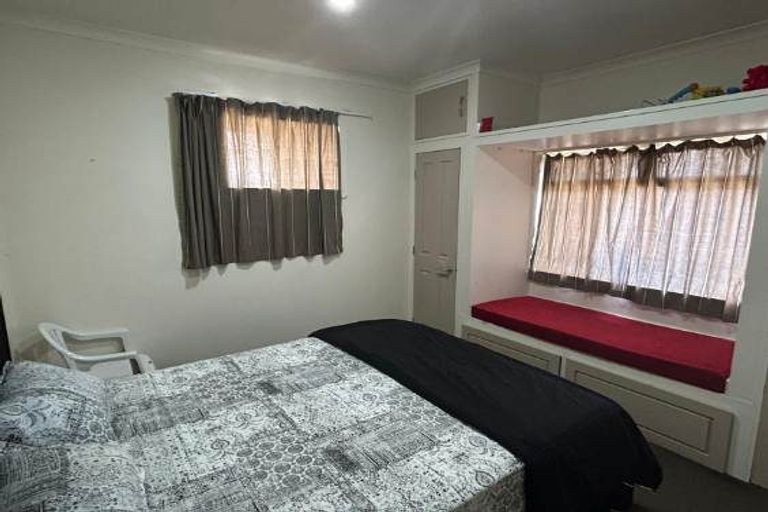 Photo of property in 12a Old Wairoa Road, Papakura, 2110