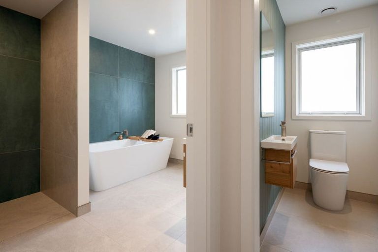 Photo of property in 94 Hugo Shaw Drive, Cambridge, 3434