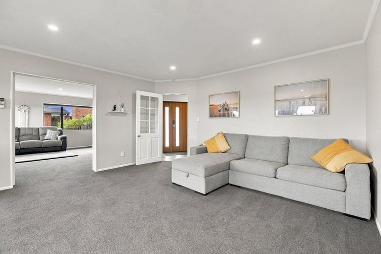 Photo of property in 9 Sandel Rise, Merrilands, New Plymouth, 4312
