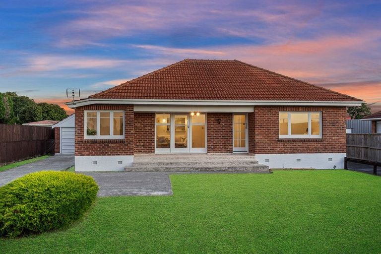 Photo of property in 1/13 Clevedon Road, Papakura, 2110