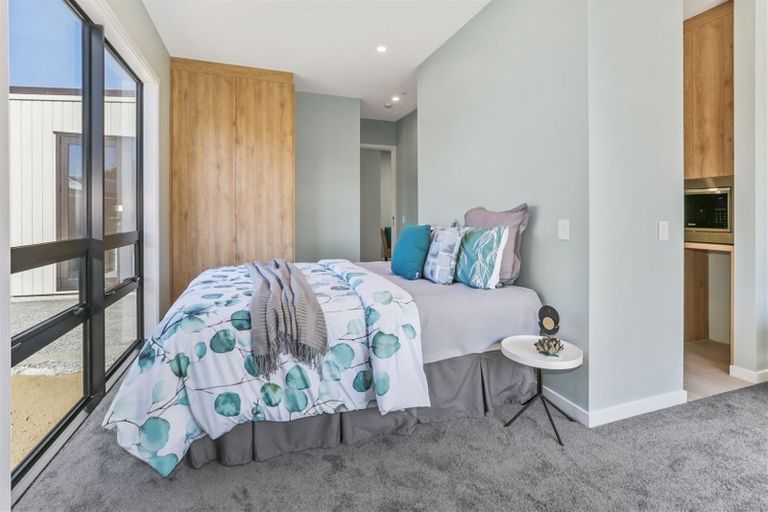 Photo of property in 29 Queen Charlotte Drive, Aotea, Porirua, 5024