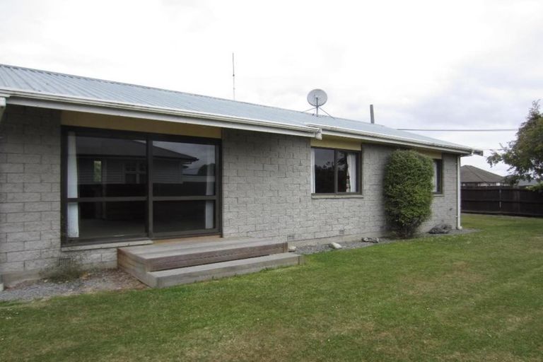 Photo of property in 19 Factory Road, Belfast, Christchurch, 8051