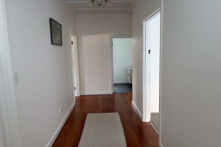 Photo of property in 45 Shakespeare Road, Bluff Hill, Napier, 4110
