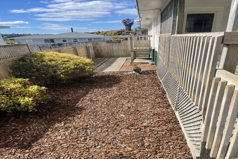 Photo of property in 36a Charlotte Street, Stanmore Bay, Whangaparaoa, 0932