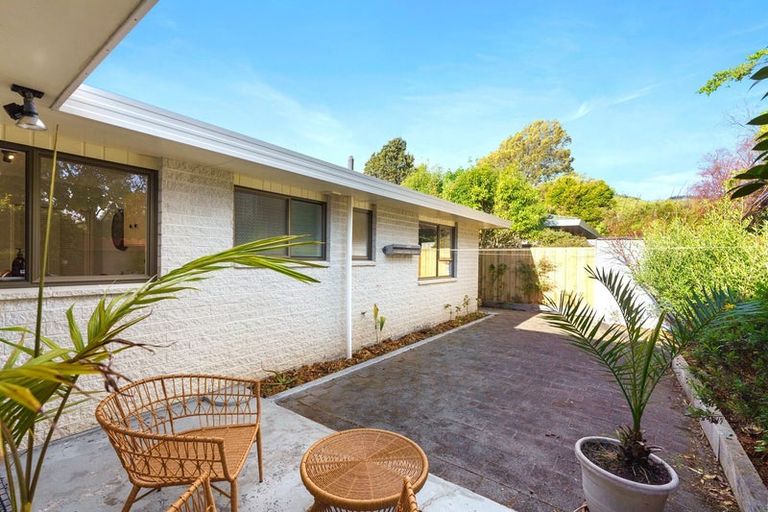 Photo of property in 28 Rewarewa Crescent, Waikanae, 5036