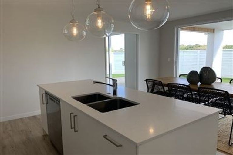 Photo of property in 41 Saint Pauls Drive, Brookfield, Tauranga, 3110