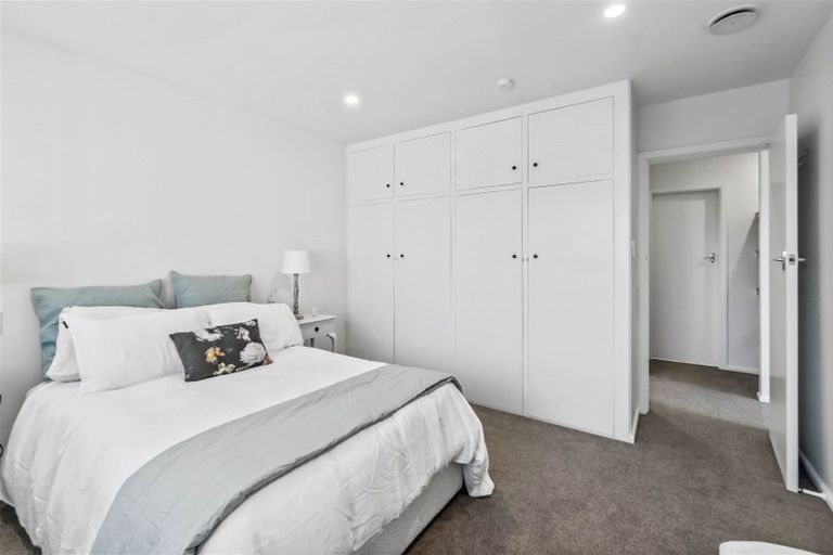 Photo of property in 2/104a Idris Road, Bryndwr, Christchurch, 8052