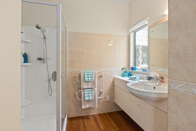 Photo of property in 17 Sykes Avenue, Hatfields Beach, Orewa, 0931