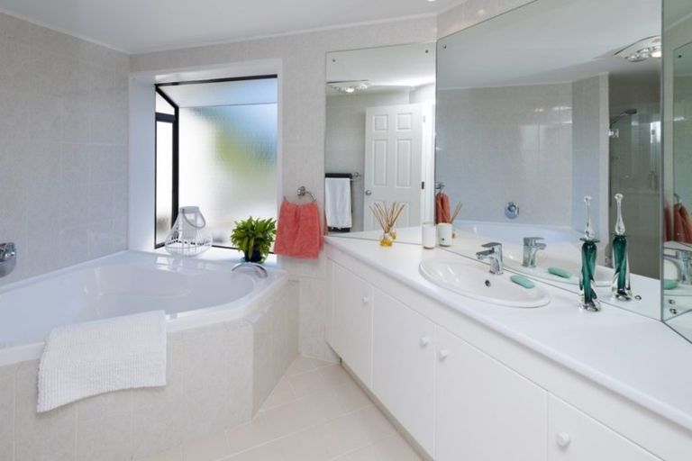 Photo of property in 30 Potts Road, Whitford, Howick, 2571