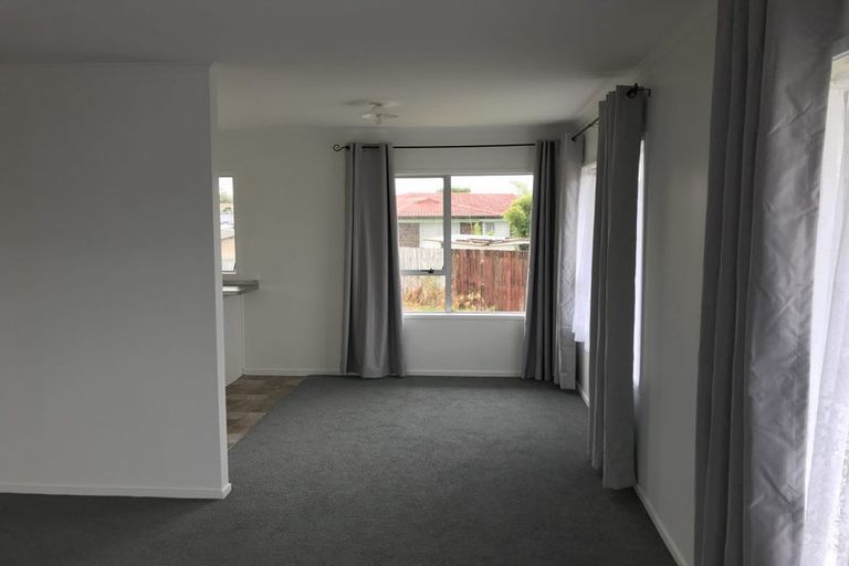 Photo of property in 13 Palm Court Drive, Glen Eden, Auckland, 0602