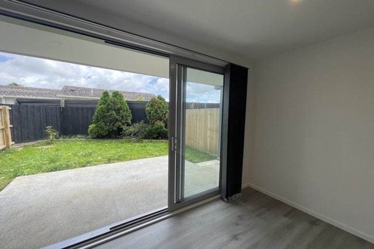 Photo of property in 15b Chadwick Crescent, Mangere East, Auckland, 2024