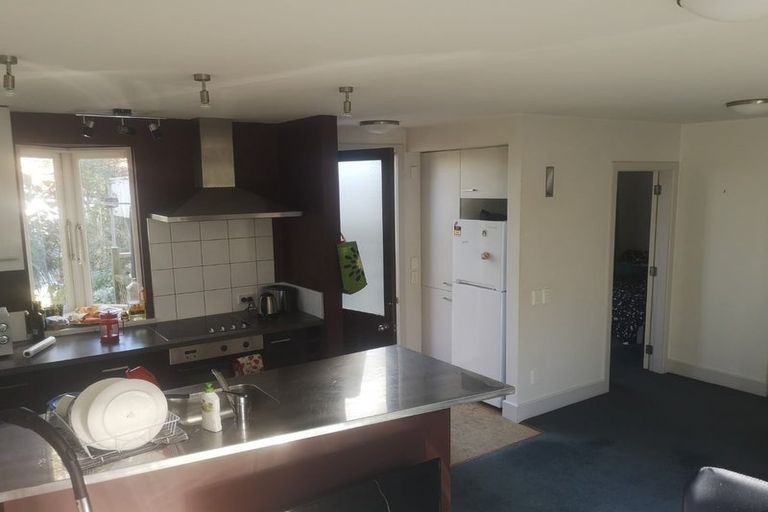 Photo of property in 1 Hadfield Terrace, Kelburn, Wellington, 6012