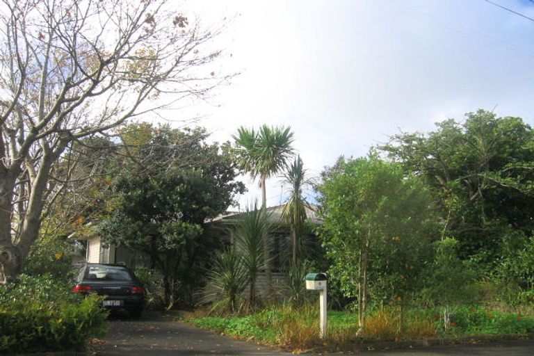 Photo of property in 6 Sutherland Crescent, Westbrook, Palmerston North, 4412