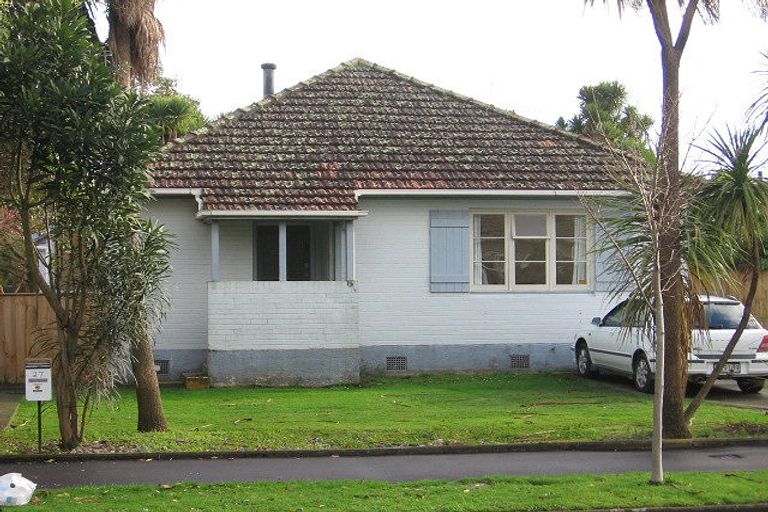 Photo of property in 27 Parata Street, Hokowhitu, Palmerston North, 4410