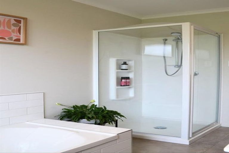 Photo of property in 4 Watene Way, Welcome Bay, Tauranga, 3112