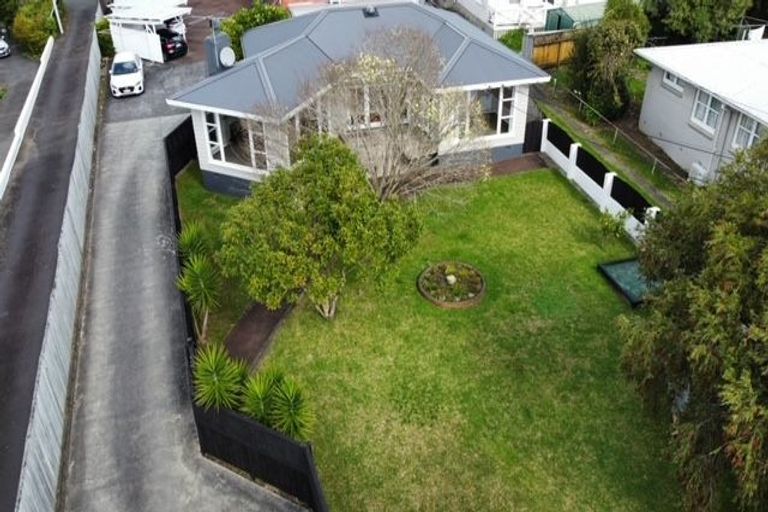 Photo of property in 104 Titirangi Road, New Lynn, Auckland, 0600
