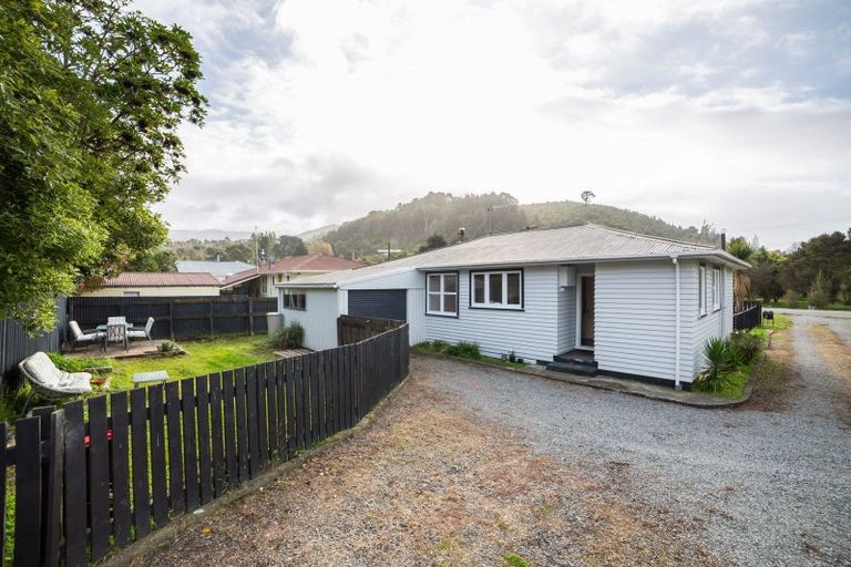 Photo of property in 22 Brandon Street, Featherston, 5710