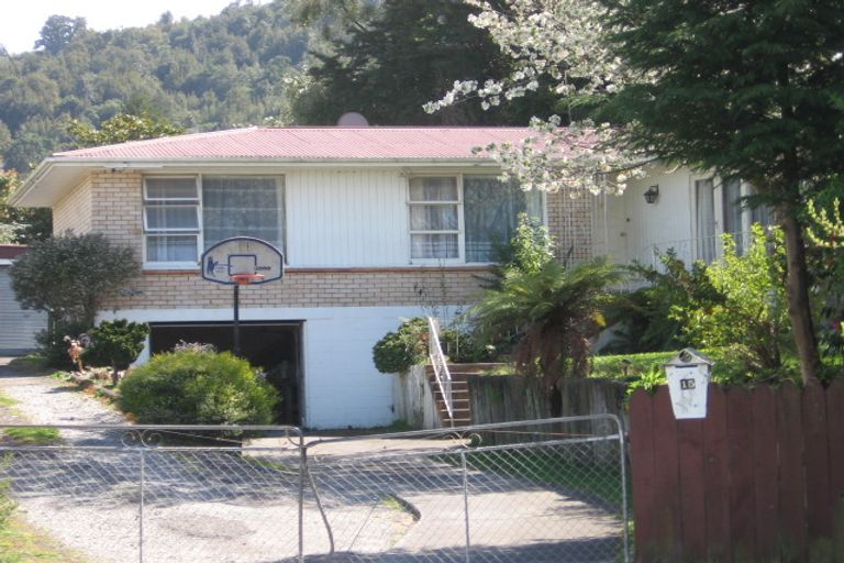 Photo of property in 15 Garrick Place, Pukehangi, Rotorua, 3015