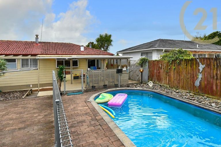 Photo of property in 11 Fairlight Place, Manurewa, Auckland, 2102