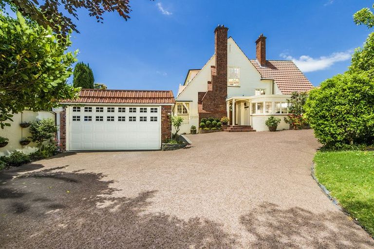 Photo of property in 27 Clifton Road, Hauraki, Auckland, 0622