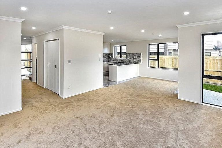 Photo of property in 3b Greers Road, Weymouth, Auckland, 2103