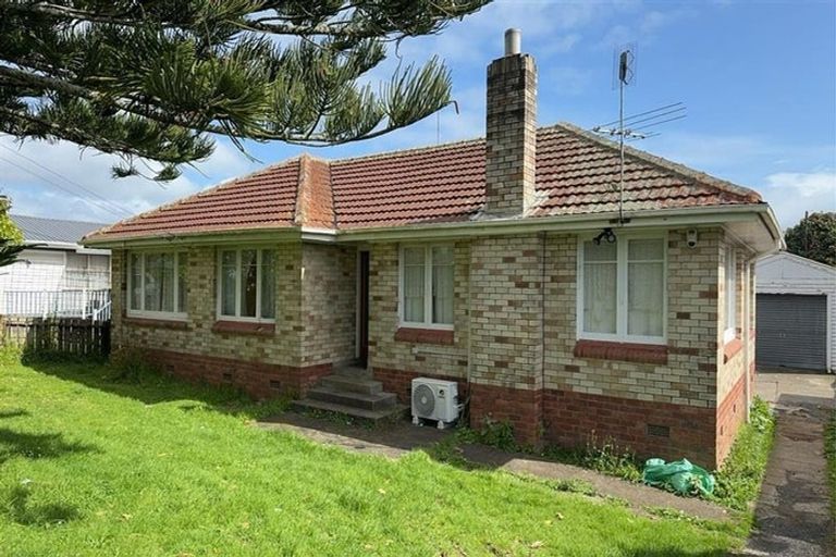 Photo of property in 15 Rogers Road, Manurewa, Auckland, 2102