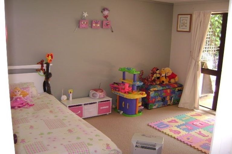 Photo of property in 62 Braemar Road, Castor Bay, Auckland, 0620