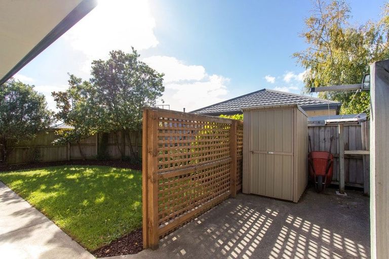 Photo of property in 98 Condell Avenue, Papanui, Christchurch, 8053