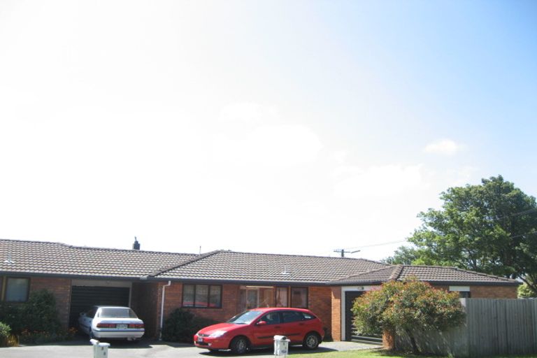 Photo of property in 1/2 Holcombe Place, Somerfield, Christchurch, 8024