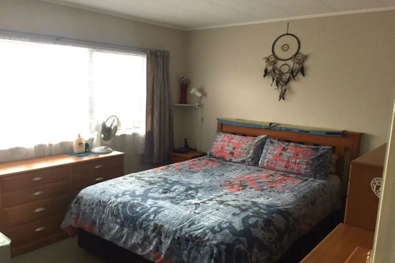 Photo of property in 1/143 Centreway Road, Orewa, 0931