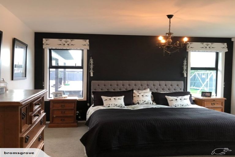 Photo of property in 56 Whakatomo Place, Havelock North, 4130