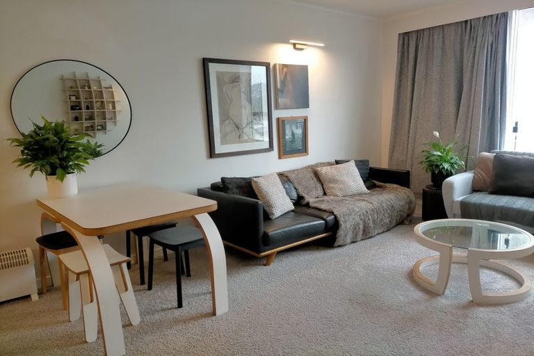 Photo of property in Hobson Court Flats, 44/70 Hobson Street, Thorndon, Wellington, 6011