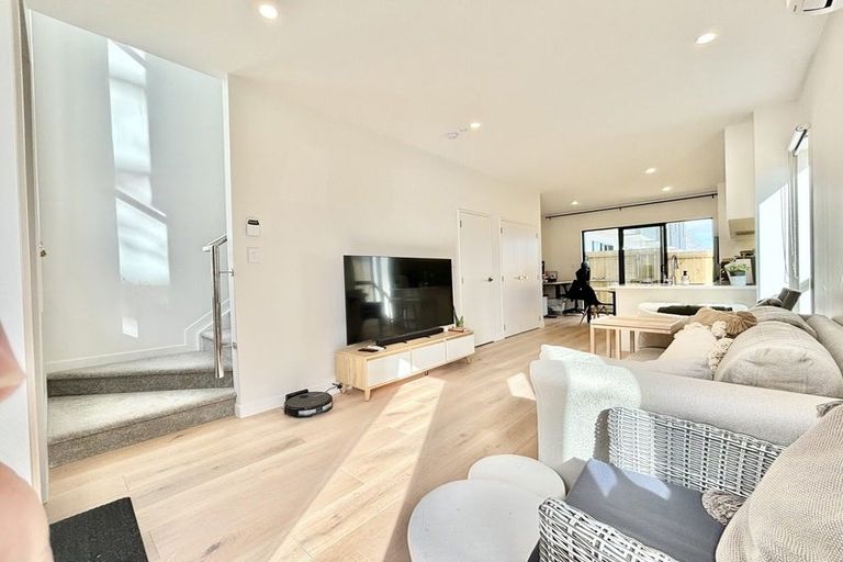 Photo of property in 3/28 Smythe Road, Henderson, Auckland, 0612