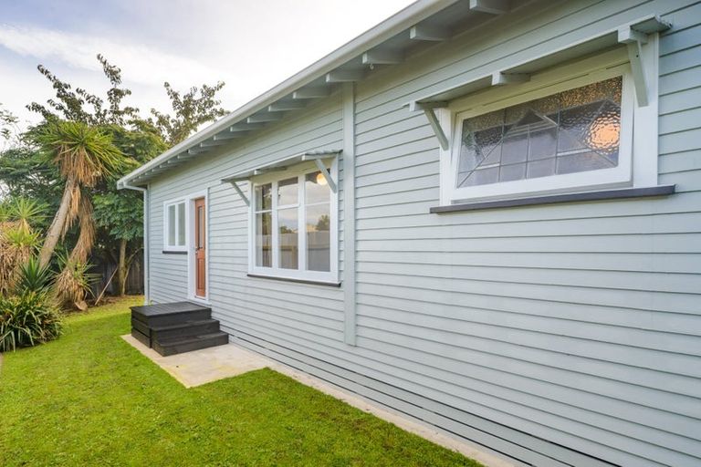 Photo of property in 57b Crewe Crescent, Hokowhitu, Palmerston North, 4410