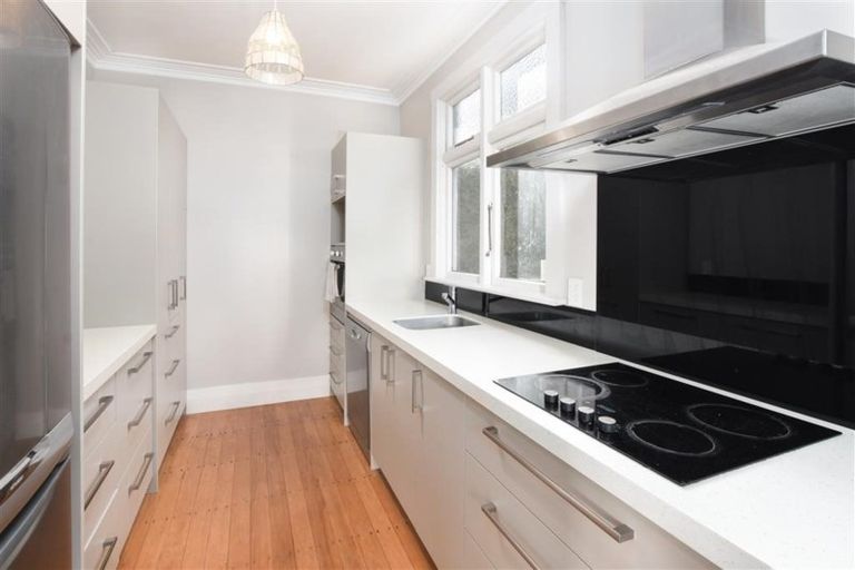 Photo of property in 15 Mataora Road, Kenmure, Dunedin, 9011