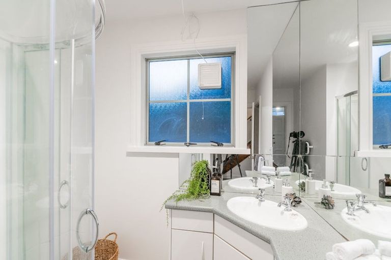 Photo of property in 50d Tanera Crescent, Brooklyn, Wellington, 6021