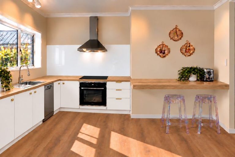 Photo of property in 1/271 Memorial Avenue, Burnside, Christchurch, 8053