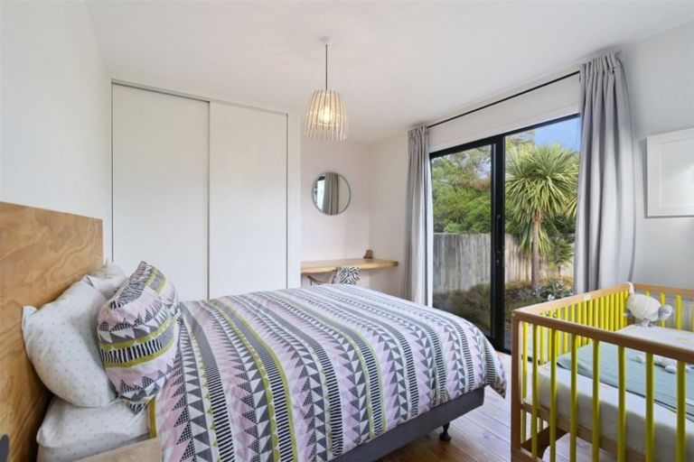 Photo of property in 69a Beachville Road, Redcliffs, Christchurch, 8081