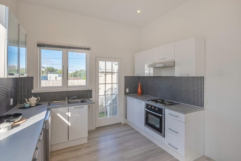 Photo of property in 40 Weraroa Road, Levin, 5510