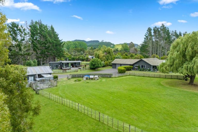 Photo of property in 842a South Head Road, South Head, Helensville, 0874