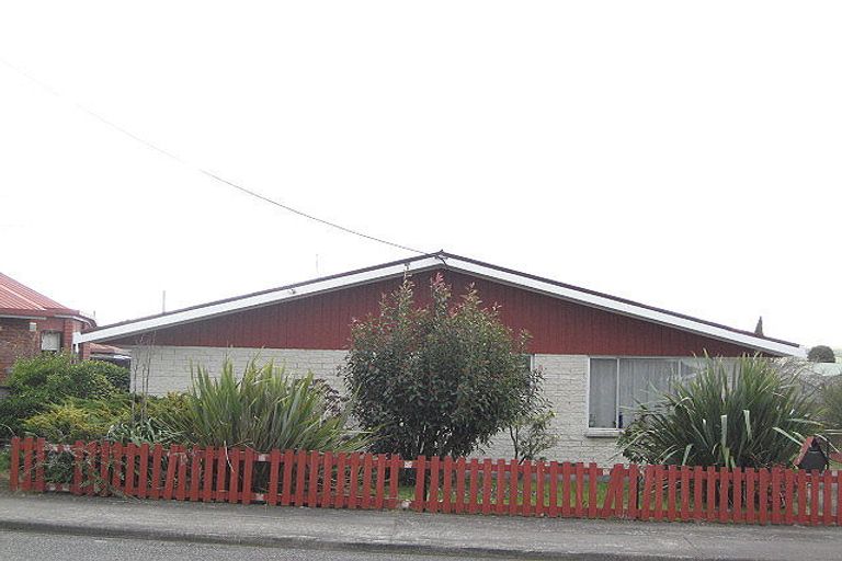 Photo of property in 6 Wellington Road, Waipukurau, 4200