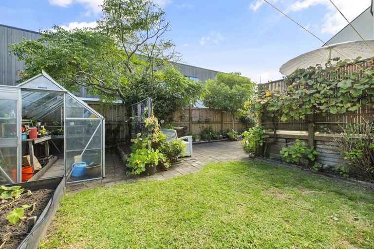 Photo of property in 28 Oceanbeach Road, Mount Maunganui, 3116