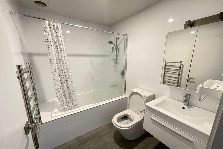 Photo of property in 5 Kanona Way, Albany Heights, Auckland, 0632